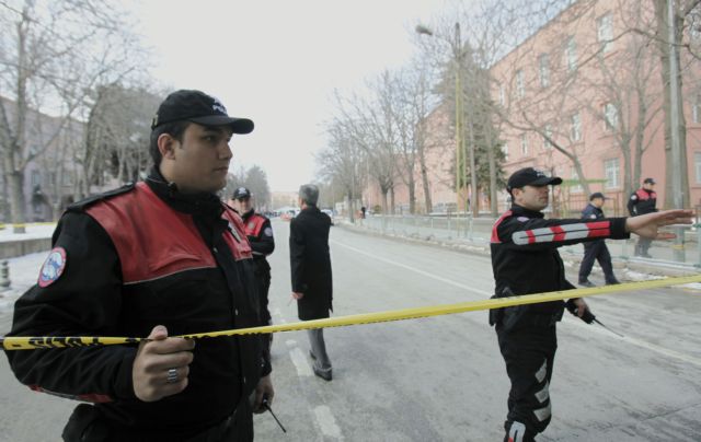 Δύο τραυματίες από έκρηξη βόμβας σε συνοικία της Κωνσταντινούπολης